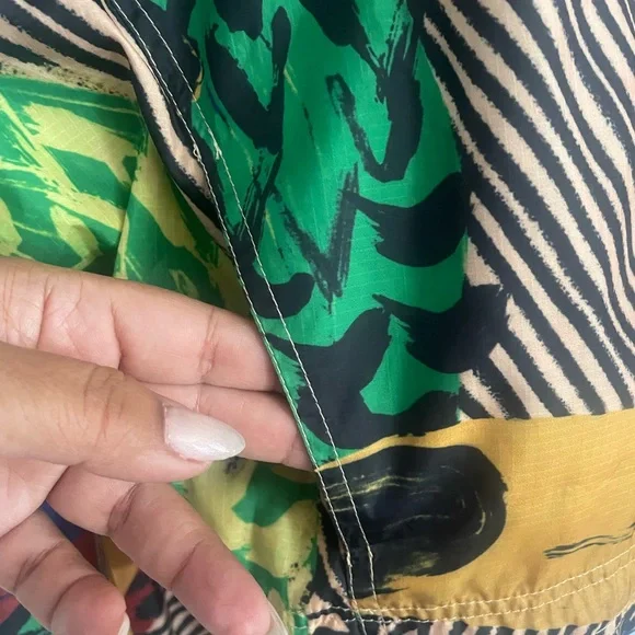 FARM Rio Red and Green Bomber Jacket with Artistic Print - Picture 2 of 6